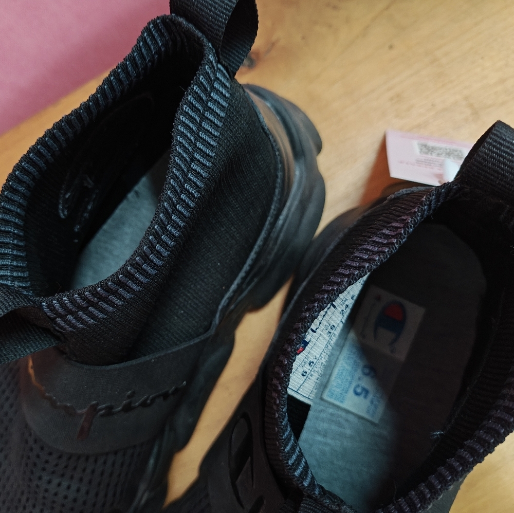Champion Black Rally Pro Sneaker Sz 6.5 Youth - Picture 9 of 9